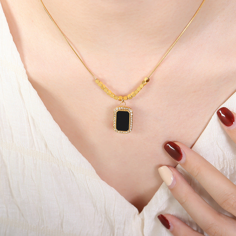 Necklace 18K gold fashionable versatile irregular baguette gem-set diamond and geometric square design