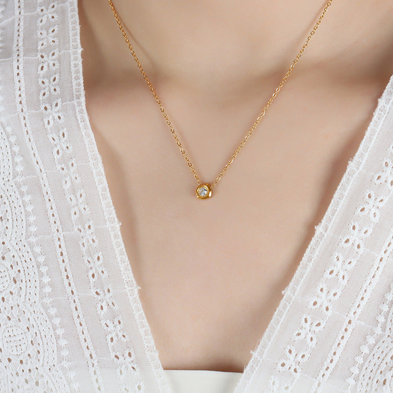 Necklace 18K Gold Simple Versatile Irregular Rhombus Inlaid Zircon Design