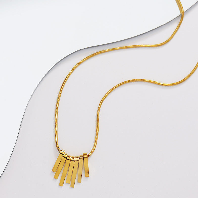 Necklace 18K gold fashionable versatile simple fan-shaped tassel design