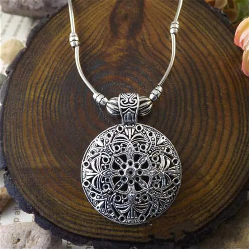 Necklace For Women Hollow Vintage Bohemia Charm Tibet Brand Statement Fashion Jewelry