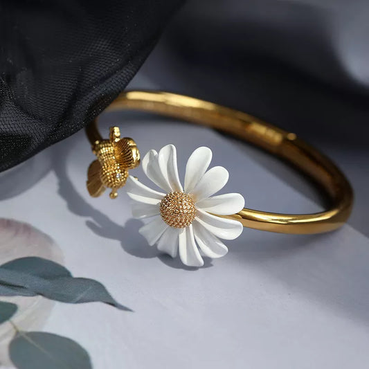 Bracelet Ring & Earrings Set for Women New White Enamel Daisy Flower Vintage Gold Color Metal Opening Party wedding Jewelry Gifts