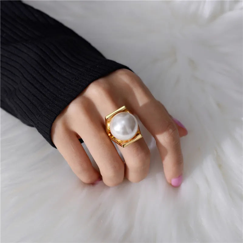 Rings for Women Girls Big Imitation Pearls Gold Color Metal Hollow Exaggeration Design Finger Rings Party Gift