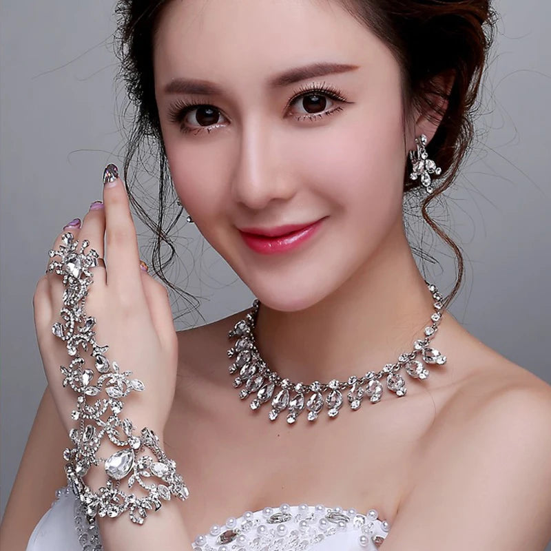 Bracelets Women Rhinestone Floral Art Wrist Hand Ring Exquisite Bridal Set Wedding Jewelry