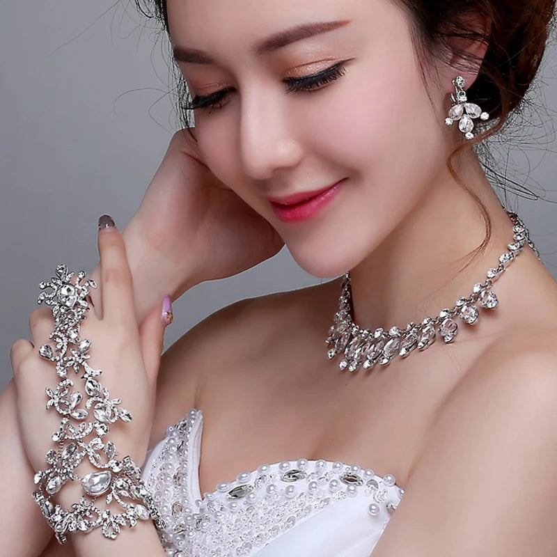 Bracelets Women Rhinestone Floral Art Wrist Hand Ring Exquisite Bridal Set Wedding Jewelry