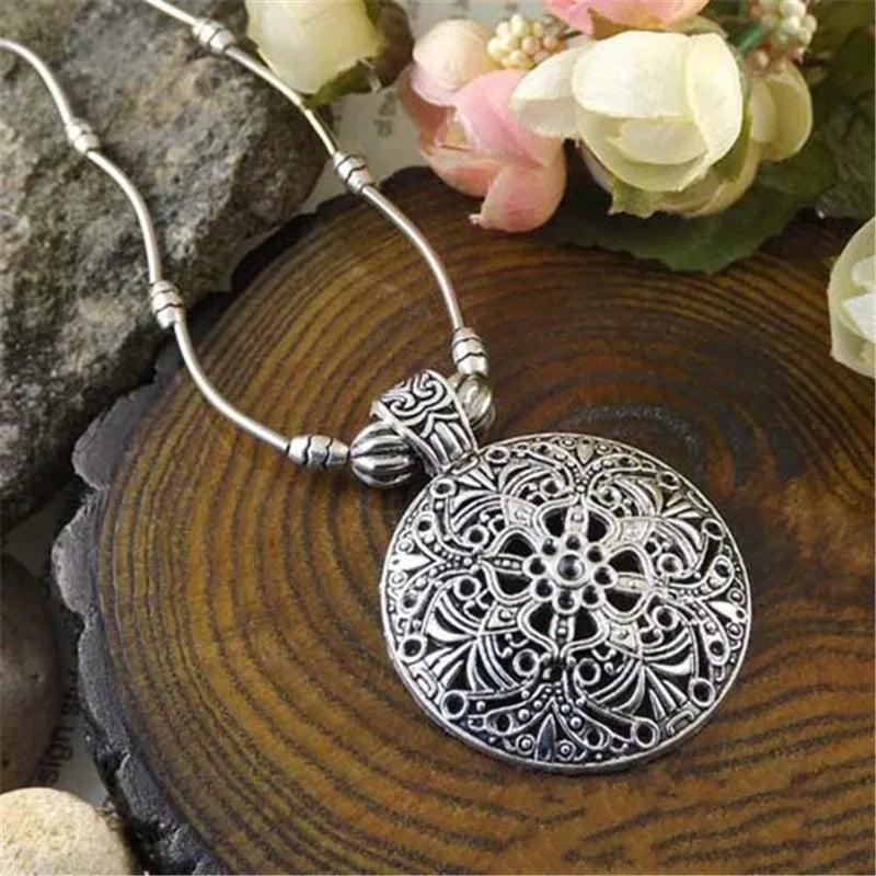 Necklace For Women Hollow Vintage Bohemia Charm Tibet Brand Statement Fashion Jewelry