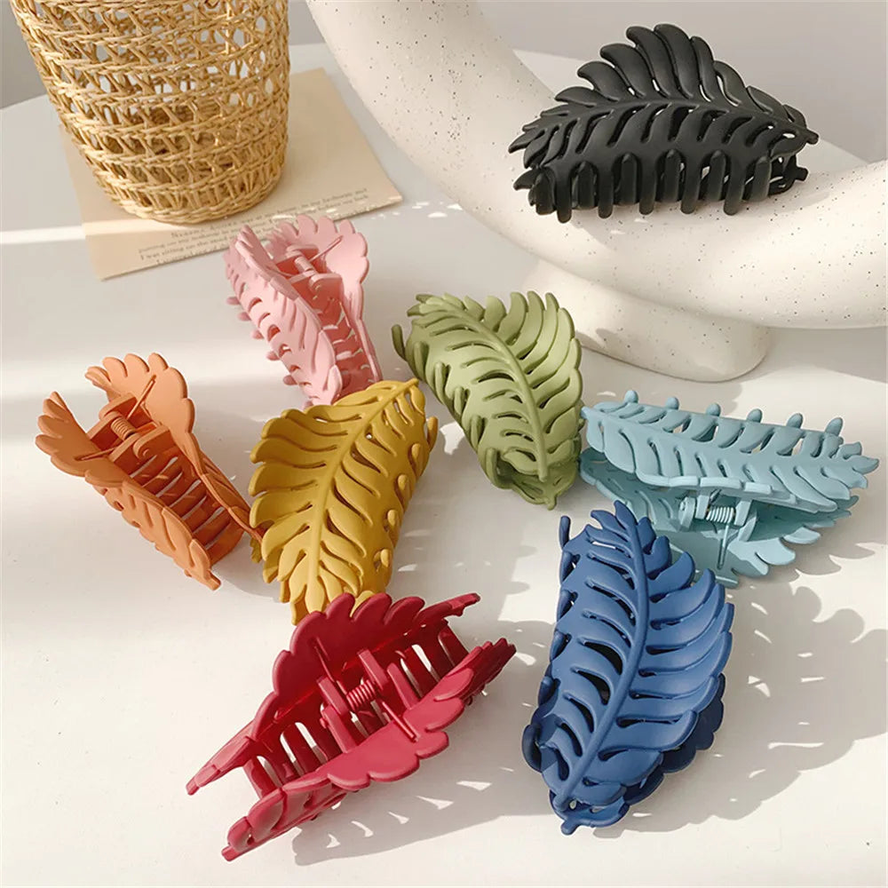 Hair Claw for Women Fashion Styling Tool Leaf Shape Solid Color Frosted Grab Clip Bun Hair Accessories