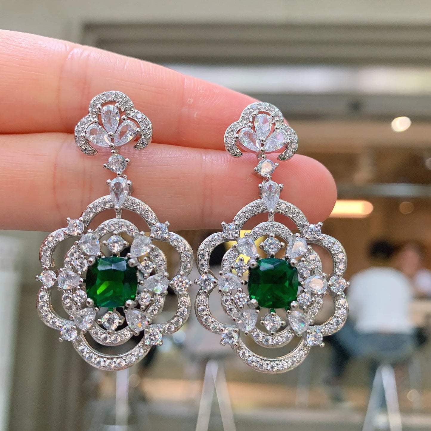 Earrings Women Vintage Antique Emerald Drop Earring Shine AAA Zircon Temperament Dangler Ladies Big Wedding Bridal Ear Jewelry