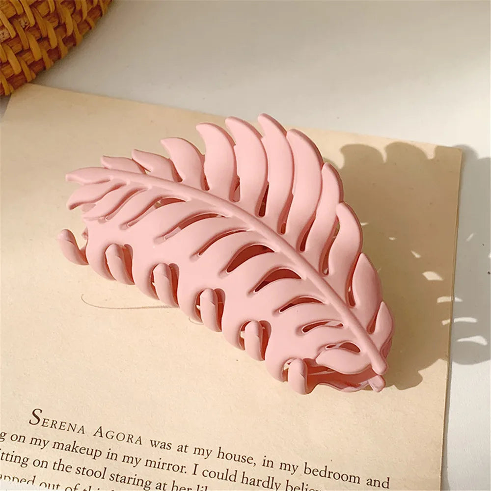 Hair Claw for Women Fashion Styling Tool Leaf Shape Solid Color Frosted Grab Clip Bun Hair Accessories